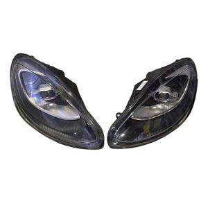 Aston Martin DBX LED headlights