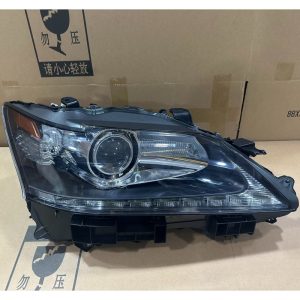 Lexus GS200 headlight