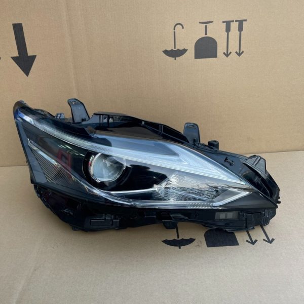 Lexus CT200 LED headlights