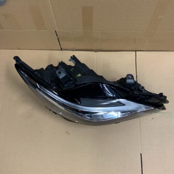 Lexus CT200H LED headlights