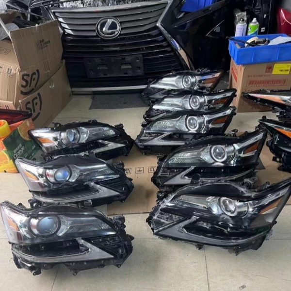 Lexus GS300 headlight